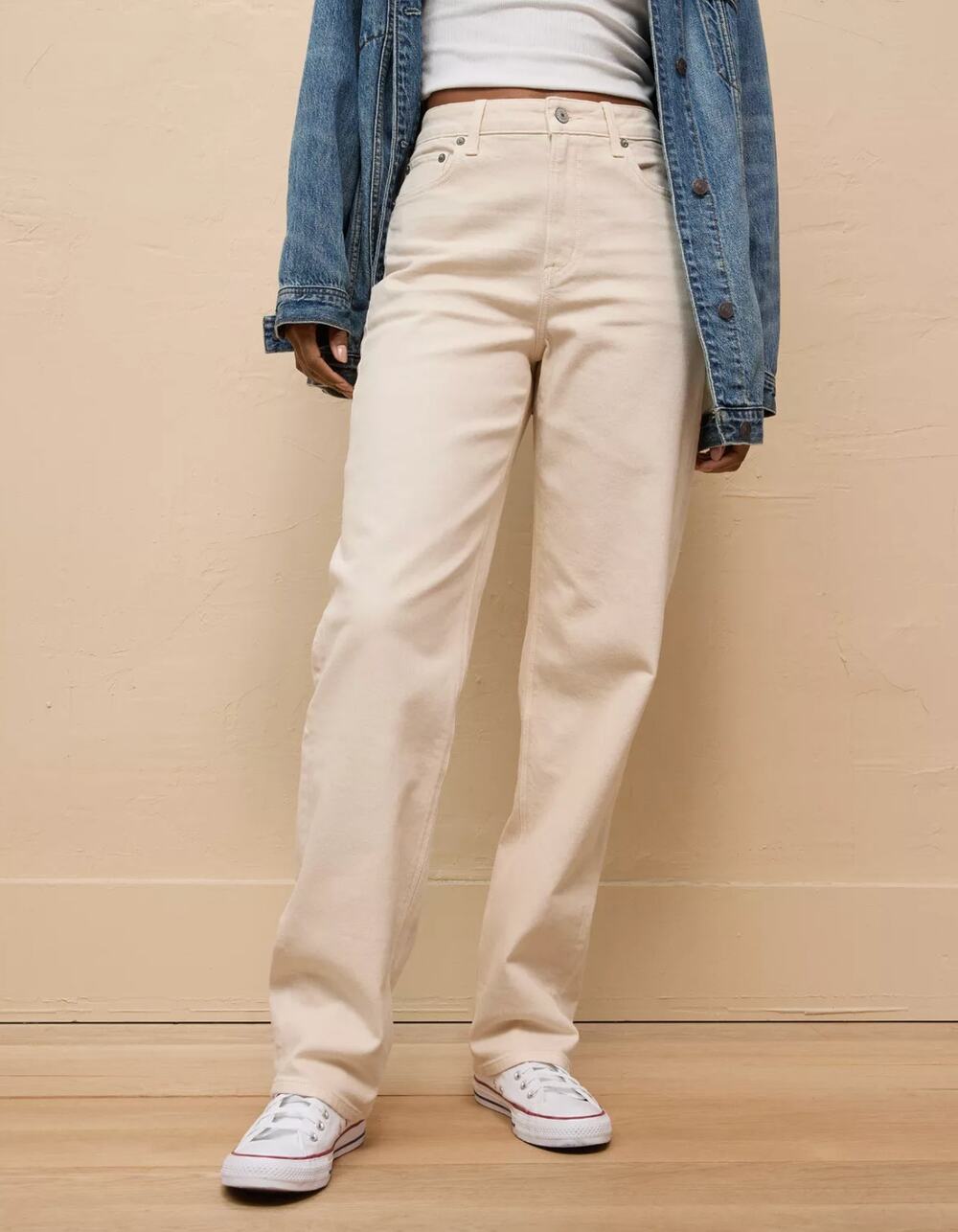 American Eagle Outfitters Straight Leg Jeans in Cream